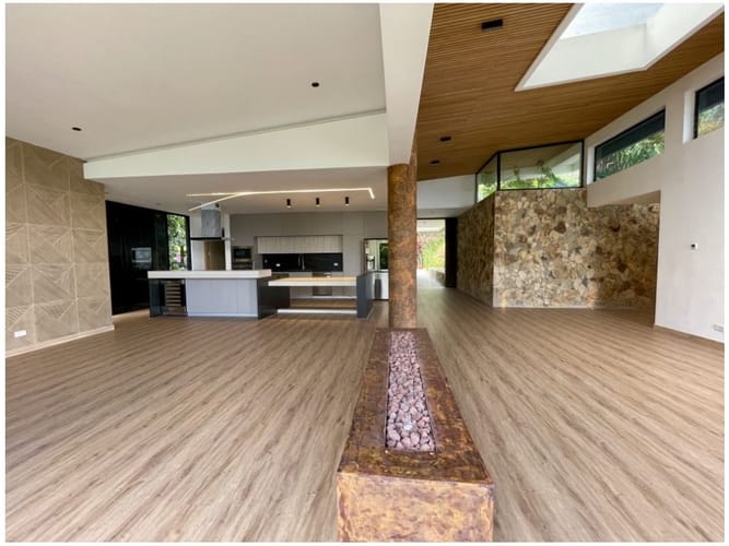 Casa de 3 alcobas en venta en El Poblado, Medellín, 450 m² · foto 7 de 24