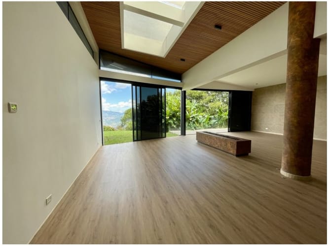 Casa de 3 alcobas en venta en El Poblado, Medellín, 450 m² · foto 8 de 24