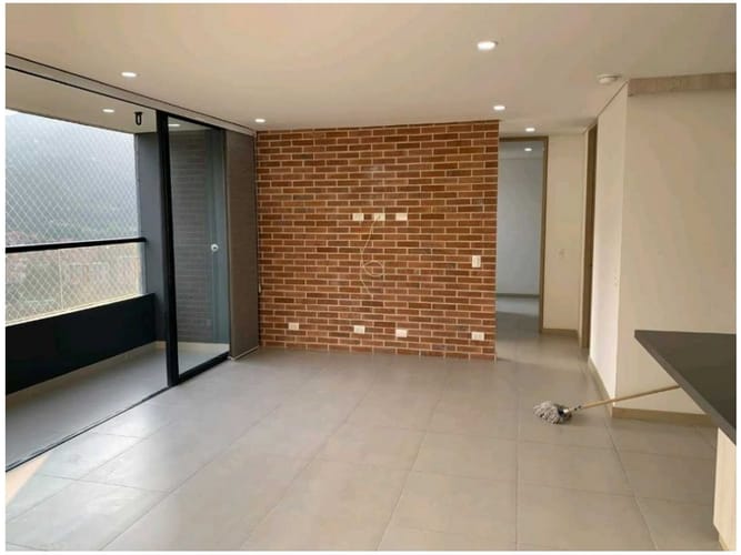 Apartamento de 3 alcobas en venta en Escobero, Envigado, 94 m² · foto 2 de 10