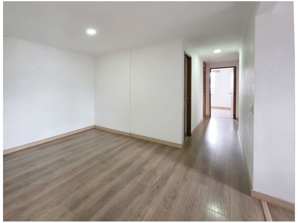 Apartamento en venta en El Portal, Envigado · foto 10 de 18