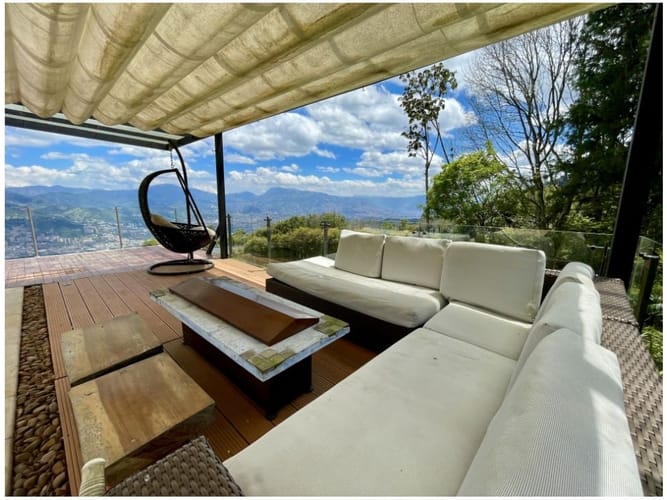 Casa de 3 alcobas en venta en El Poblado, Medellín, 500 m² · foto 4 de 24