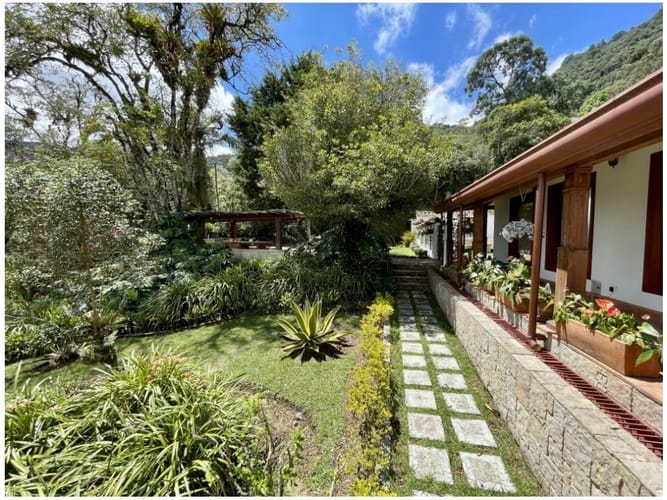 Casa de 3 alcobas en venta en El Poblado, Medellín, 500 m² · foto 5 de 24