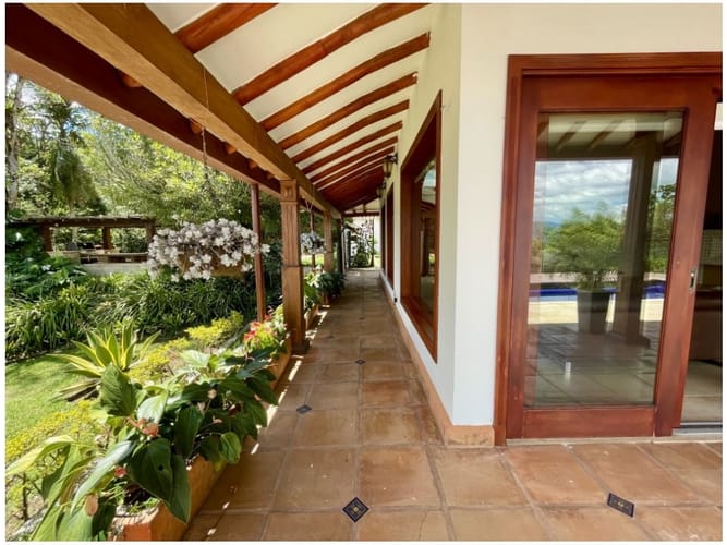 Casa de 3 alcobas en venta en El Poblado, Medellín, 500 m² · foto 8 de 24