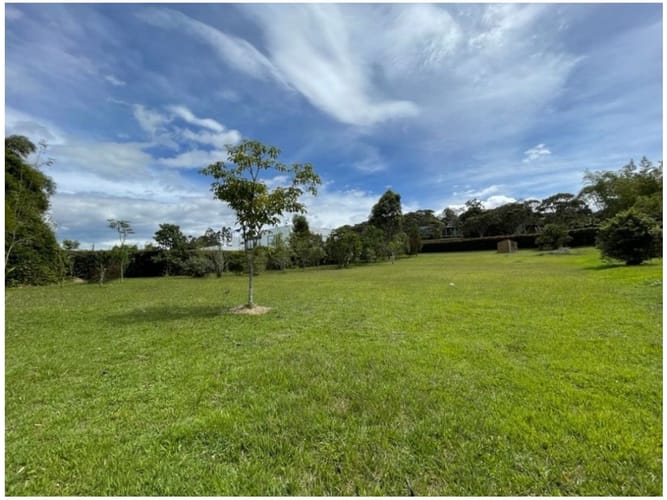 Lote en venta en Cabeceras De Llanogrande, Rionegro, 3200 m² · foto 4 de 17
