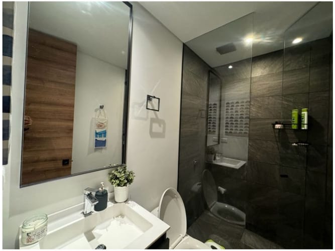 Apartamento de 2 alcobas en venta en El Poblado, Medellín, 120 m² · foto 18 de 19