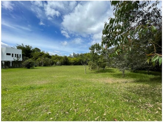 Lote en venta en Cabeceras De Llanogrande, Rionegro, 3200 m² · foto 6 de 17