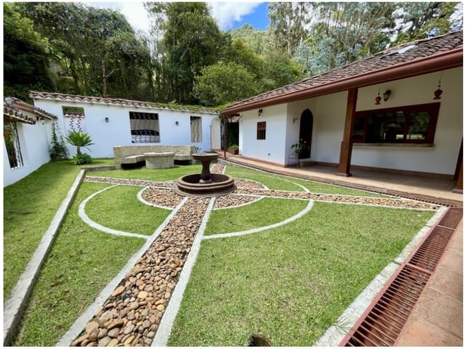 Casa de 3 alcobas en venta en El Poblado, Medellín, 500 m² · foto 12 de 24