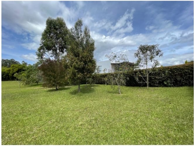 Lote en venta en Cabeceras De Llanogrande, Rionegro, 3200 m² · foto 7 de 17