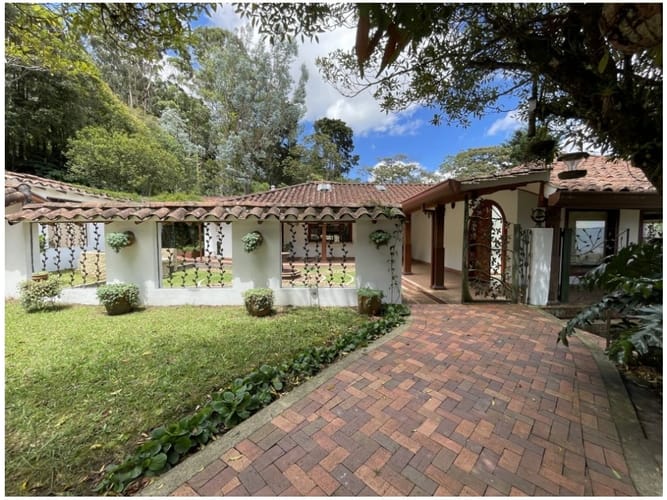 Casa de 3 alcobas en venta en El Poblado, Medellín, 500 m² · foto 15 de 24