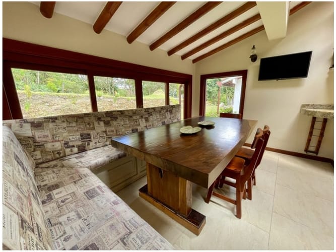 Casa de 3 alcobas en venta en El Poblado, Medellín, 500 m² · foto 18 de 24