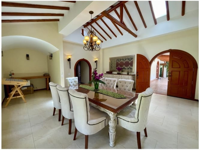Casa de 3 alcobas en venta en El Poblado, Medellín, 500 m² · foto 20 de 24