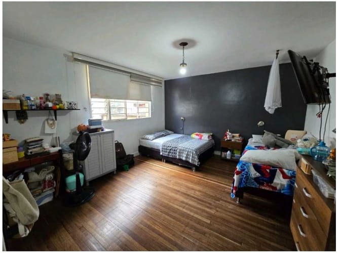 Casa de 7 alcobas en venta en Estadio, Medellín, 362 m² · foto 11 de 16