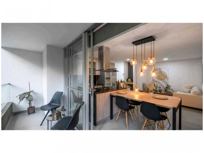Apartamento de 2 alcobas en venta en Suramérica, Itagüí, 76 m² · foto 2 de 18