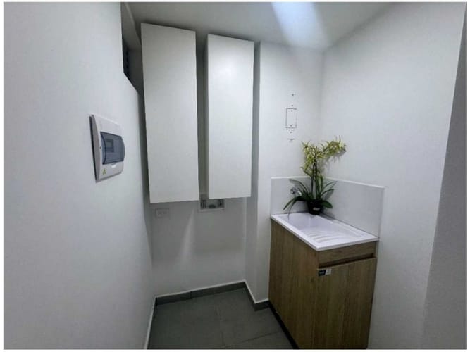 Apartamento de 2 alcobas en venta en Suramérica, Itagüí, 76 m² · foto 3 de 18