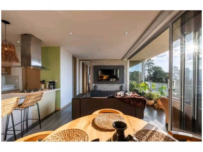 Apartaestudio en venta en El Poblado, Medellín, 70 m² · foto 3 de 23