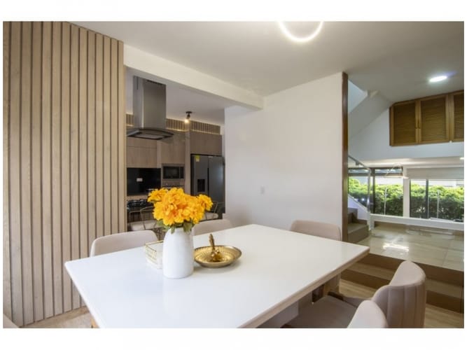 Casa de 4 alcobas en venta en El Poblado, Medellín, 240 m² · foto 10 de 24