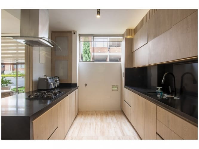 Casa de 4 alcobas en venta en El Poblado, Medellín, 240 m² · foto 14 de 24