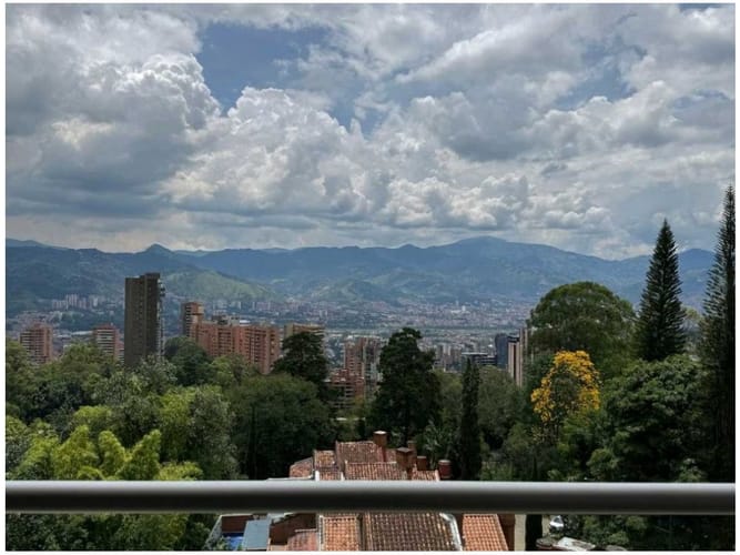 Apartaestudio en venta en El Poblado, Medellín, 70 m² · foto 10 de 23