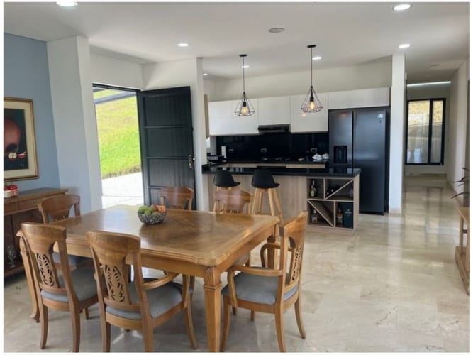 Casa de 4 alcobas en venta en Vía Las Palmas, Envigado, 250 m² · foto 6 de 24