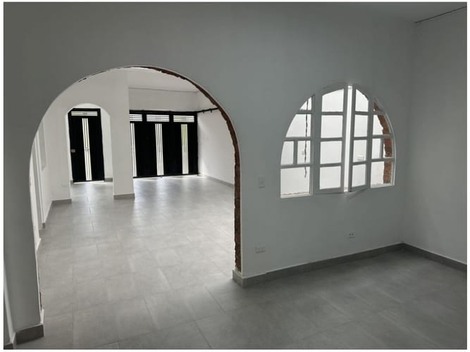 Casa de 4 alcobas en venta en Florida Nueva, Medellín, 146 m² · foto 2 de 19