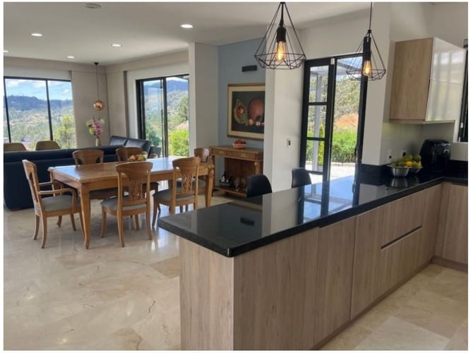 Casa de 4 alcobas en venta en Vía Las Palmas, Envigado, 250 m² · foto 8 de 24