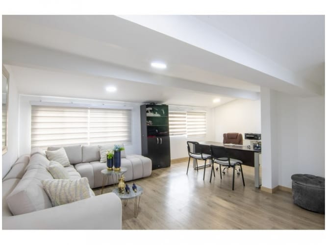 Casa de 4 alcobas en venta en El Poblado, Medellín, 240 m² · foto 23 de 24