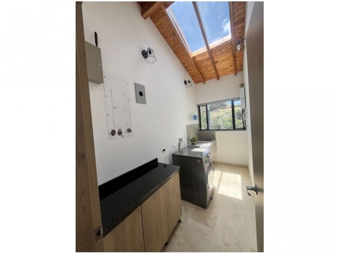 Casa de 4 alcobas en venta en Vía Las Palmas, Envigado, 250 m² · foto 18 de 24