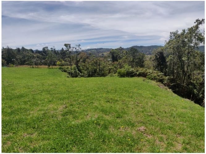 Lote en venta en Las Palmas, Envigado, 2222 m² · foto 2 de 5