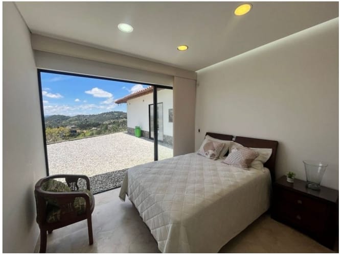 Casa de 4 alcobas en venta en Vía Las Palmas, Envigado, 250 m² · foto 19 de 24