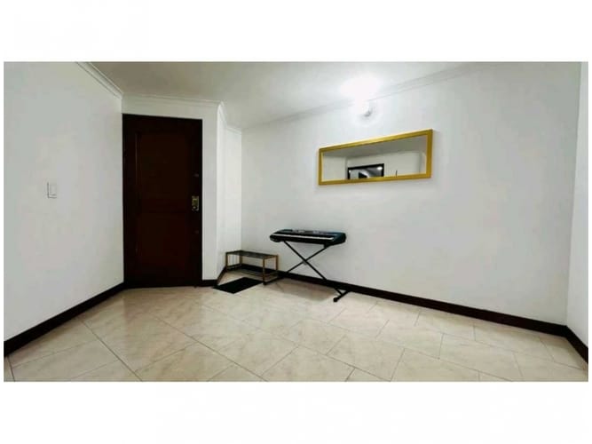 Apartamento de 3 alcobas en venta en El Poblado, Medellín, 78 m² · foto 3 de 12