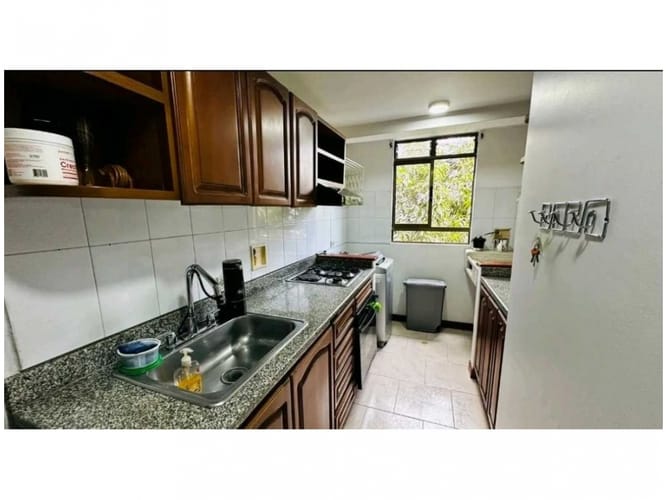 Apartamento de 3 alcobas en venta en El Poblado, Medellín, 78 m² · foto 4 de 12