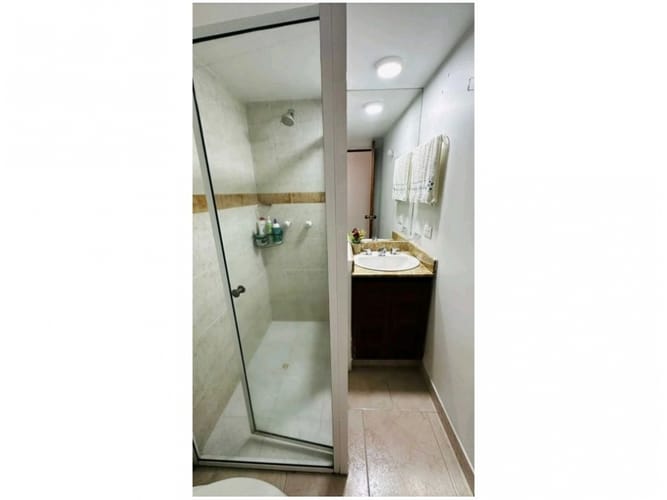 Apartamento de 3 alcobas en venta en El Poblado, Medellín, 78 m² · foto 6 de 12