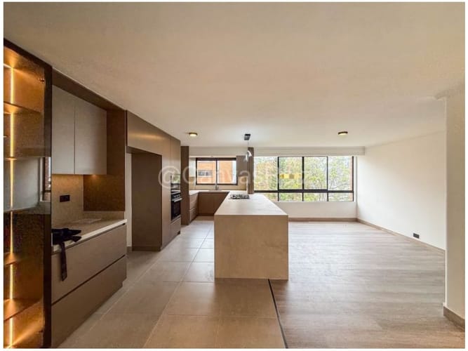 Apartamento de 3 alcobas en venta en El Poblado, Medellín, 192 m² · foto 2 de 17