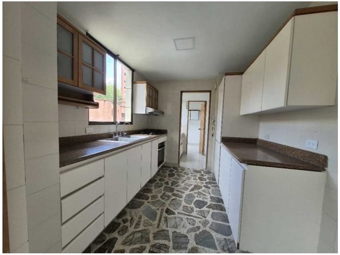 Apartamento en venta en El Poblado, Medellín · foto 5 de 22