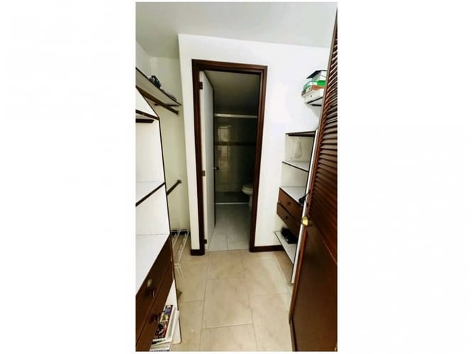 Apartamento de 3 alcobas en venta en El Poblado, Medellín, 78 m² · foto 10 de 12
