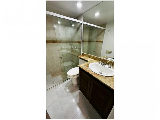 Apartamento de 3 alcobas en venta en El Poblado, Medellín, 78 m² · foto 11 de 12