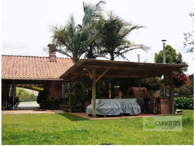 Casa de 3 alcobas en venta en Loma Del Escobero, Envigado, 265 m² · foto 9 de 13