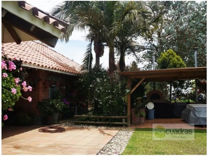 Casa de 3 alcobas en venta en Loma Del Escobero, Envigado, 265 m² · foto 12 de 13