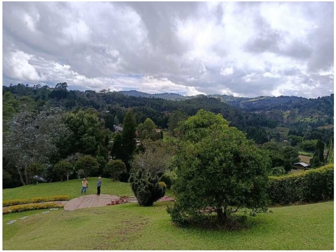 Finca en venta en La Hondita, Guarne, 220 m² · foto 2 de 13
