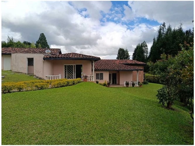 Finca en venta en La Hondita, Guarne, 220 m² · foto 4 de 13