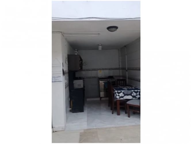 Casa de 6 alcobas en venta en Los Alpes, Medellín, 192 m² · foto 2 de 10