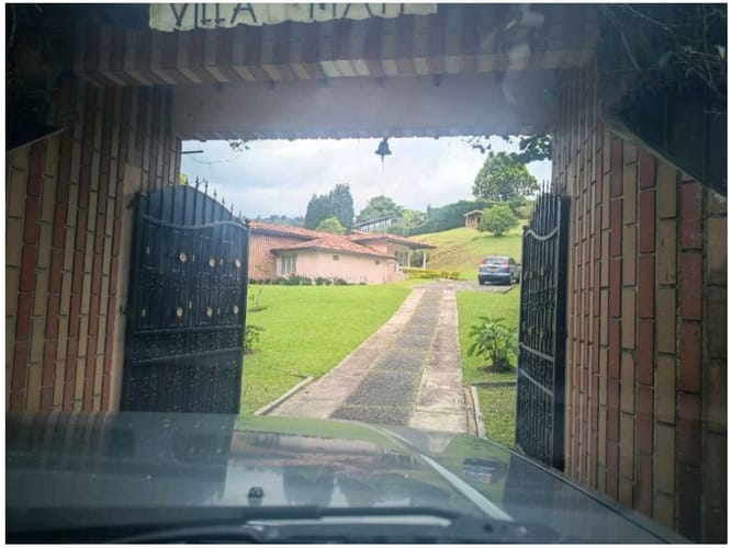 Finca en venta en La Hondita, Guarne, 220 m² · foto 8 de 13