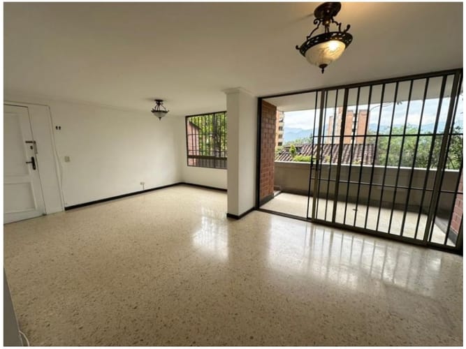Apartamento en venta en Las Lomas No.1, Medellín · foto 7 de 22