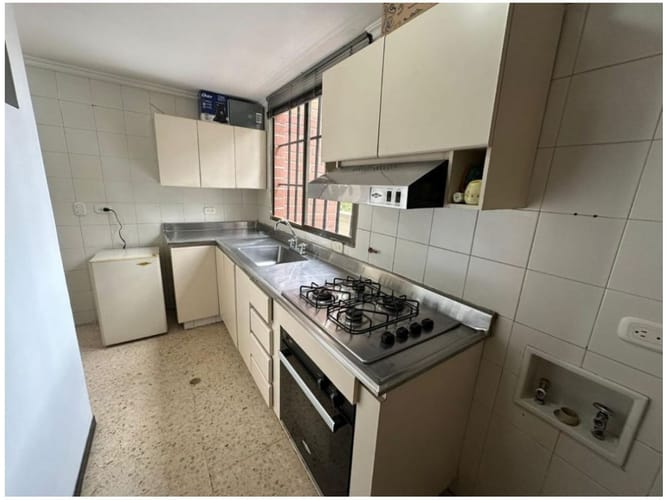 Apartamento en venta en Las Lomas No.1, Medellín · foto 13 de 22