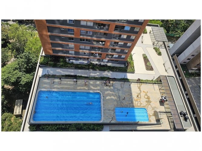 Apartamento de 3 alcobas en venta en El Poblado, Medellín, 95 m² · foto 2 de 18
