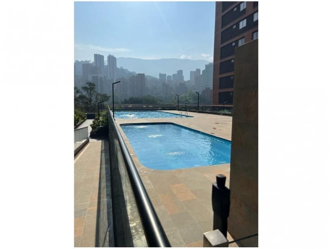 Apartamento de 3 alcobas en venta en El Poblado, Medellín, 95 m² · foto 3 de 18