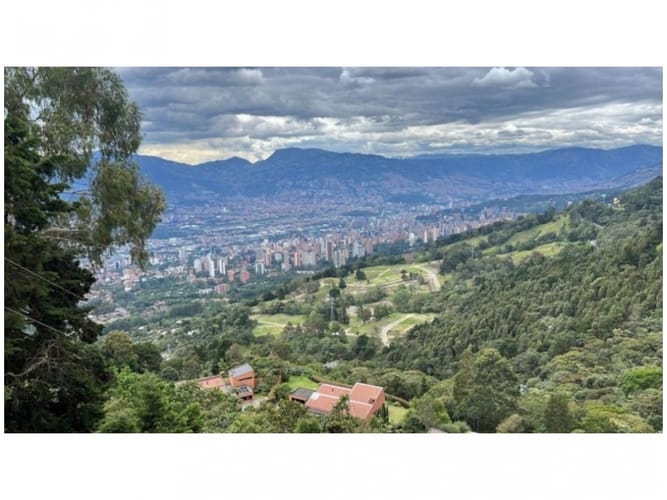 Casa de 3 alcobas en venta en Las Palmas, Envigado, 450 m² · foto 3 de 17