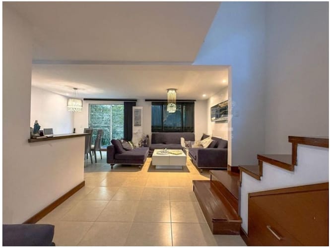 Casa de 3 alcobas en venta en Loma Del Esmeraldal, Medellín, 198 m² · foto 2 de 13