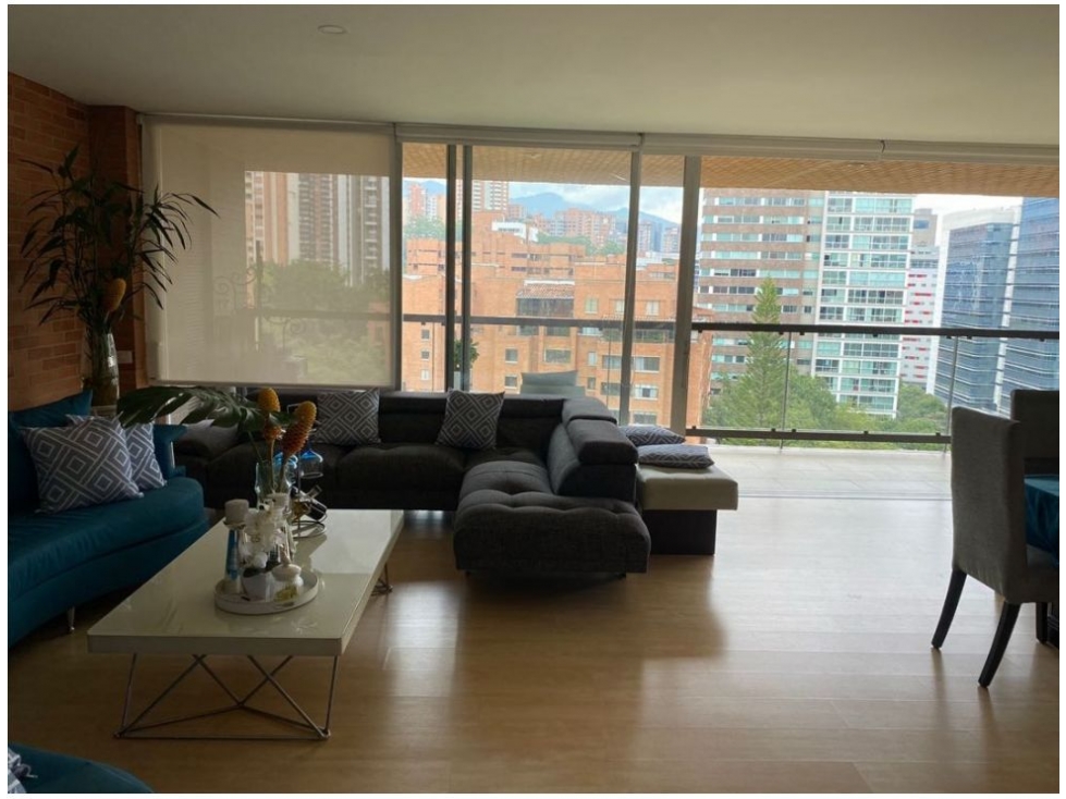 Apartamento en venta en El Poblado, Medellín · foto 2 de 17