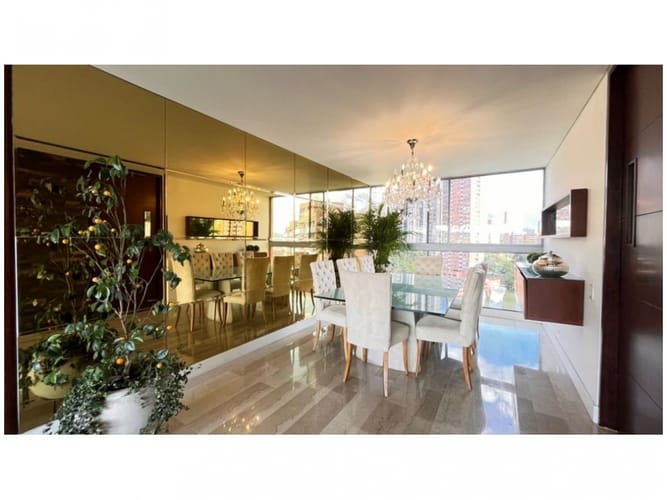 Apartamento de 3 alcobas en venta en El Poblado, Medellín, 245 m² · foto 5 de 17
